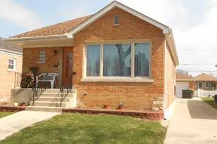 9327 S Avers Ave, Evergreen Park, IL 60805 - Photo 2