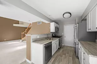 1165 Windham Ln, Elk Grove Village, IL 60007 - Photo 8