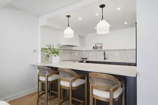 1560 N Sandburg Terrace, Chicago, IL 60610 - Photo 4