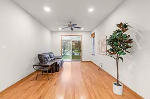 1280 Brookdale Dr, Carpentersville, IL 60110 - Photo 8