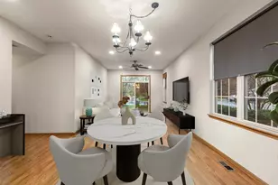 1280 Brookdale Dr, Carpentersville, IL 60110 - Photo 4