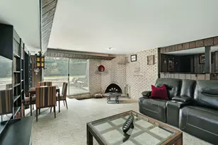 2811 Cherry Ln, Northbrook, IL 60062 - Photo 6