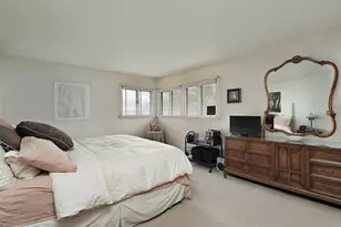 2811 Cherry Ln, Northbrook, IL 60062 - Photo 8
