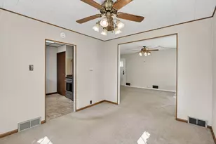 359 Crotty Ave, Seneca, IL 61360 - Photo 14