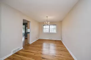 955 Ford Ave, Elgin, IL 60120 - Photo 6