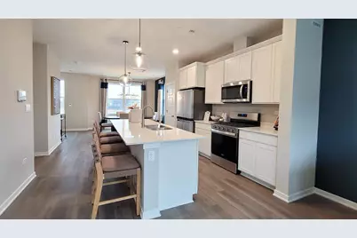 2222 Lakeshore Drive, Schaumburg, IL 60173 - Photo 4