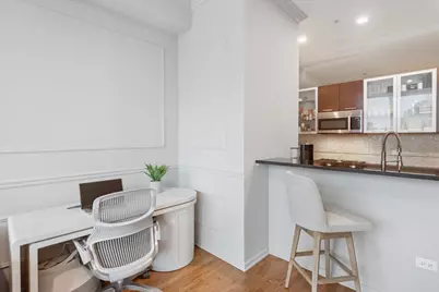 500 W Superior Street #1307, Chicago, IL 60654 - Photo 6