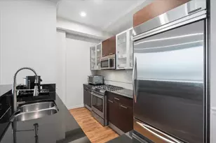 500 W Superior St, Chicago, IL 60654 - Photo 4