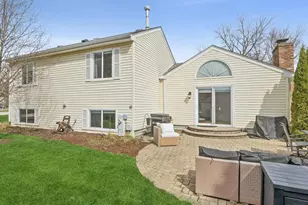 992 Ascot Dr, Crystal Lake, IL 60014 - Photo 24