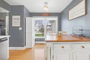 992 Ascot Dr, Crystal Lake, IL 60014 - Photo 6