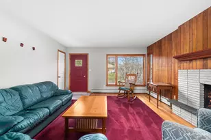 1005 Meadow Ln, Elgin, IL 60123 - Photo 4