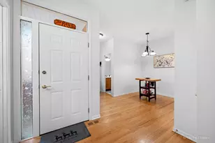 266 Charlotte Ct, Cary, IL 60013 - Photo 4