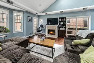 811 W Superior St, Chicago, IL 60642 - Photo 4