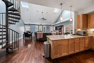 811 W Superior St, Chicago, IL 60642 - Photo 8