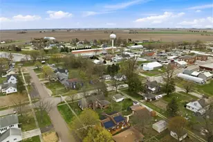 208 NW Madison St, Hopedale, IL 61747 - Photo 32