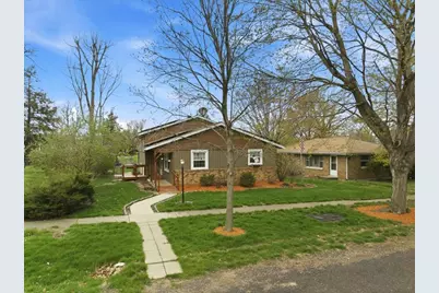 208 NW Madison Street, Hopedale, IL 61747 - Photo 2