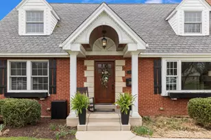 904 Gamon Rd, Wheaton, IL 60189 - Photo 2