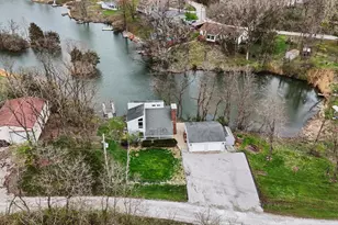 304 Eagle Bluff Dr, Oakwood, IL 61858 - Photo 42