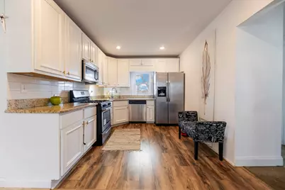 7601 S Bennett Avenue, Chicago, IL 60649 - Photo 8