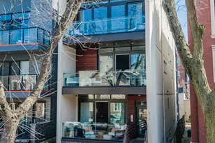 875 N Marshfield Ave, Chicago, IL 60622 - Photo 2