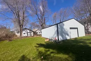 18 W Vine St, Piper City, IL 60959 - Photo 4