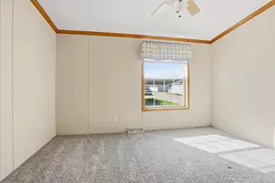 233 Avenue E St, Bloomington, IL 61704 - Photo 24