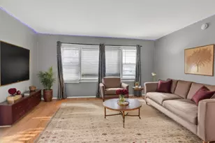 5032 Crain St, Skokie, IL 60077 - Photo 4