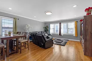 5032 Crain St, Skokie, IL 60077 - Photo 14