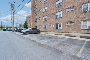 2142 W Rosemont Ave, Chicago, IL 60659 - Photo 14