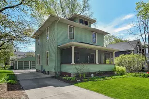 16 S Harrison St, Batavia, IL 60510 - Photo 2