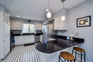 16 S Harrison St, Batavia, IL 60510 - Photo 10