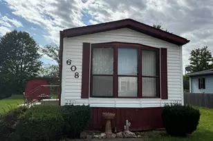 608 Tanglewood Rd, Matteson, IL 60443 - Photo 1