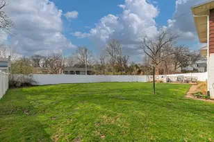 2316 29 1/2 St, Rock Island, IL 61201 - Photo 36