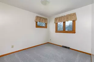 2316 29 1/2 St, Rock Island, IL 61201 - Photo 8