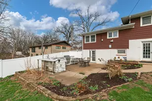 2316 29 1/2 St, Rock Island, IL 61201 - Photo 2