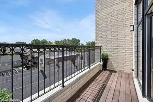 1615 W Irving Park Rd, Chicago, IL 60613 - Photo 10