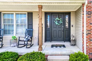 22 Long Cove Ct, Bloomington, IL 61704 - Photo 2