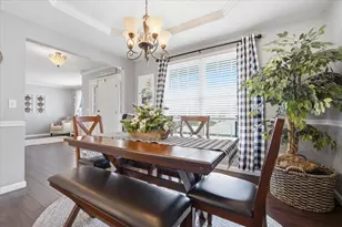 22 Long Cove Ct, Bloomington, IL 61704 - Photo 6