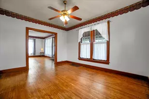 257 W Illinois Ave, Aurora, IL 60506 - Photo 8