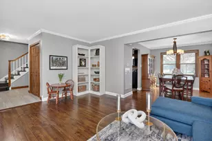 2123 Green Valley Rd, Darien, IL 60561 - Photo 4