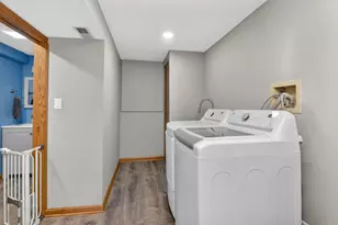 2123 Green Valley Rd, Darien, IL 60561 - Photo 24