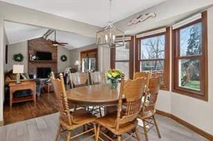 2123 Green Valley Rd, Darien, IL 60561 - Photo 10