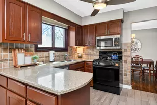 2123 Green Valley Rd, Darien, IL 60561 - Photo 6