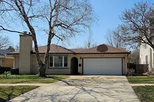 1208 N Walnut Ave, Arlington Heights, IL 60004 - Photo 1