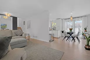 1613 Fairway Ln, Naperville, IL 60565 - Photo 8