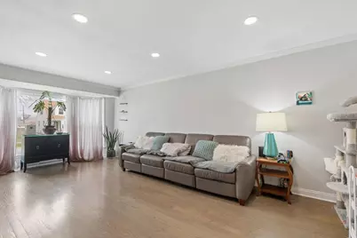 8657 W Lyndale Avenue, River Grove, IL 60171 - Photo 6