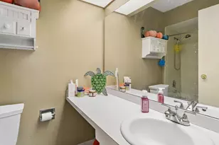 6818 Roberts Dr, Woodridge, IL 60517 - Photo 12