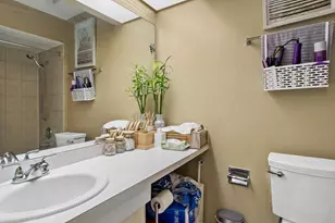 6818 Roberts Dr, Woodridge, IL 60517 - Photo 10