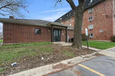 5011 Valley Lane #204, Streamwood, IL 60107 - Photo 2