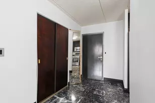 5011 Valley Ln, Streamwood, IL 60107 - Photo 4